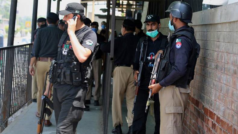 کراچی:ڈیفنس انکائونٹر، پولیس پیٹی بھائیوں کو تحفظ دینے لگی