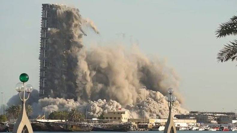 نیا عالمی ریکارڈ:144 منزلہ عمارت 10 سیکنڈ میں گرا دی گئی