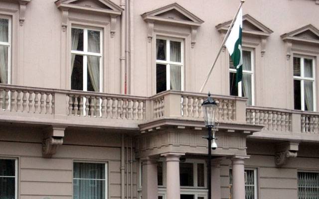 لندن: پاکستان ہائی کمیشن کے 10 سے زیادہ اہلکار کورونا میں مبتلا
