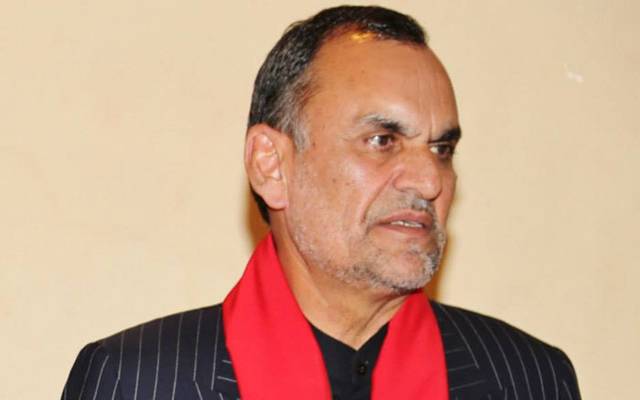 حلف اٹھانے کے بعد  اعظم سواتی کی ریلوے ہیڈکوارٹرز آمد