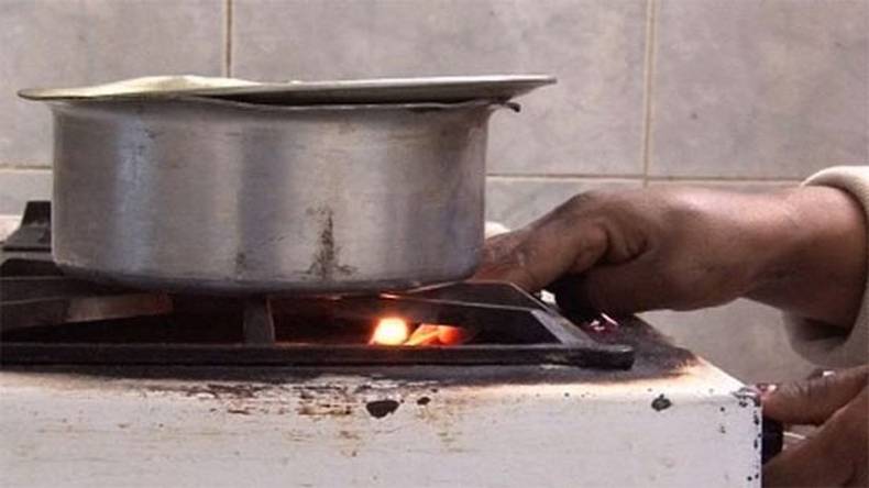 ملک بھر میں گیس سپلائی کم، سی این جی سٹیشنز کو فراہمی بند