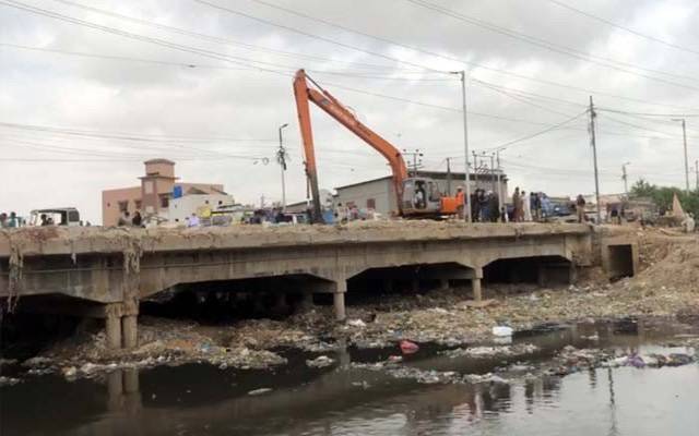 کراچی ، تجاوزات کیخلاف آپریشن۔۔ڈیڑھ کلو میٹر  رقبہ کلیئر