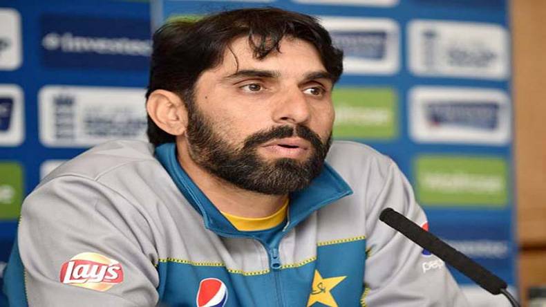 مصباح کی ناقص کارکردگی، ہیڈ کوچ کے عہدے سے فارغ کرنے کا پلان