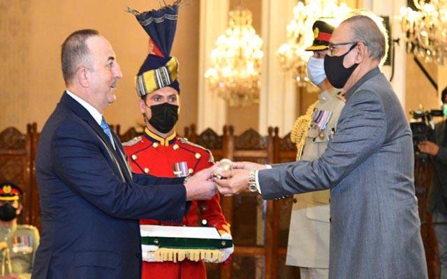 ترک وزیر خارجہ کو’’ہلال پاکستان‘‘سےنوازا گیا 