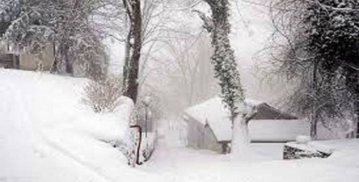 بالائی علاقوں میں شدید برفباری، رابطہ سڑکیں بند