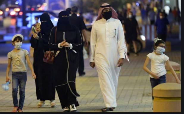 بڑھتے ہوئے اجتماعات کی وجہ سے سعودی عرب میں کورونا کیسز میں اضافہ