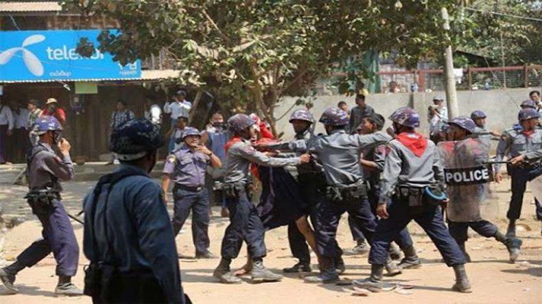 میانمار: چھاپے ، گرفتاریاں، شیلنگ اور  فائرنگ سے2افراد ہلاک