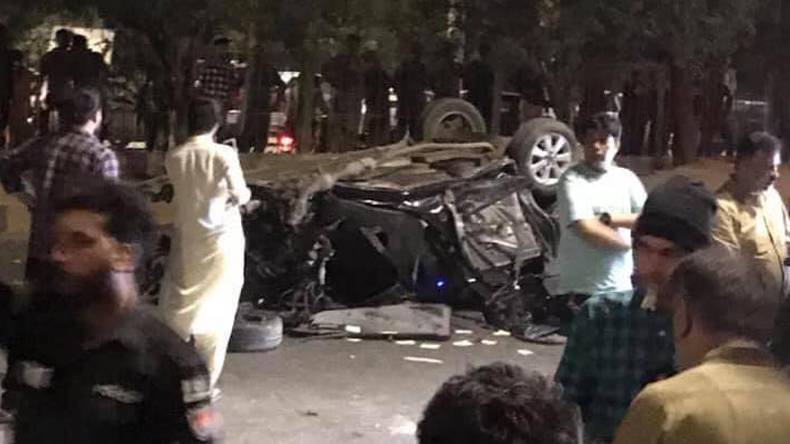 کراچی:کھانا کھا کر واپس آتے ٹریفک حادثہ،4دوست جاں بحق