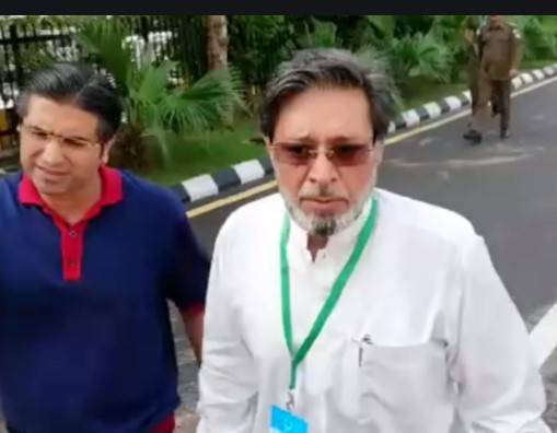  خاور مانیکا کی ہوائی فائرنگ کرتے ویڈیو ،سو شل میڈیا پر نیا محاذ کھل گیا