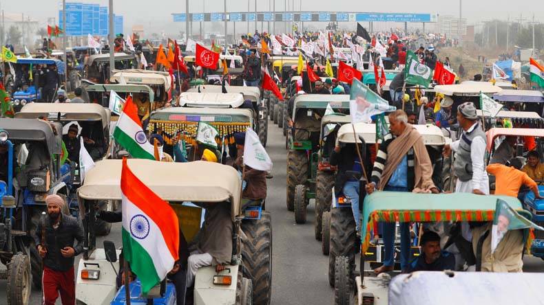 بھارت : کسانوں نے نئی دلی کی جانب پھرٹریکٹر مارچ کی دھمکی دیدی