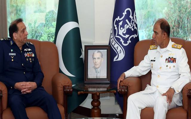  پاک فضائیہ کے سربراہ کا نیول ہیڈ کوارٹرز کا دورہ۔۔نیول چیف سے ملاقات 