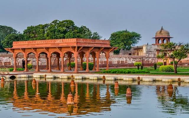  کوئی سیر سپاٹے کو نہ جائے۔۔۔سب کچھ بند
