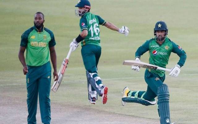 پاکستان نے سنسنی خیز مقابلے کے بعد جنوبی افریقہ کیخلاف پہلا ون ڈے جیت لیا