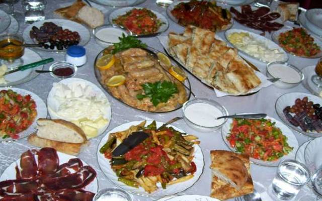 شوگر کے مریضوں کو سحر و افطار میں کیا غذا لینی چاہئے؟طبی ماہرین کے اہم مشورے 