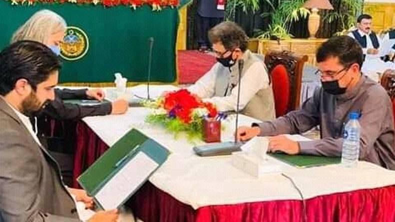  خیبرپختونخوا کابینہ میں توسیع ۔۔4 نئے وزراء نے حلف اٹھالیا