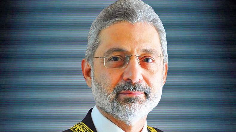 سابق چیف جسٹس آصف سعید کھوسہ نے میری پیٹھ میں چھرا گھونپا : قاضی فائز عیسیٰ