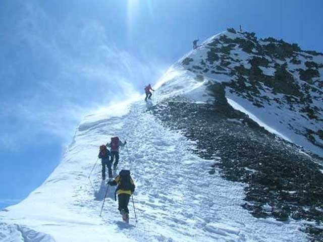سیا حو ں کی مو جیں۔۔ کے ٹو پر مو بائل ٹاور نصب کر دیا گیا
