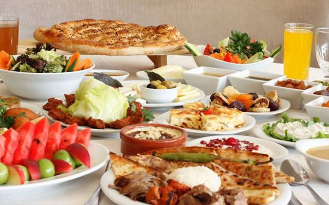 سحر و افطار میں کیا کھائیں؟ ماہرین صحت کا مشورہ
