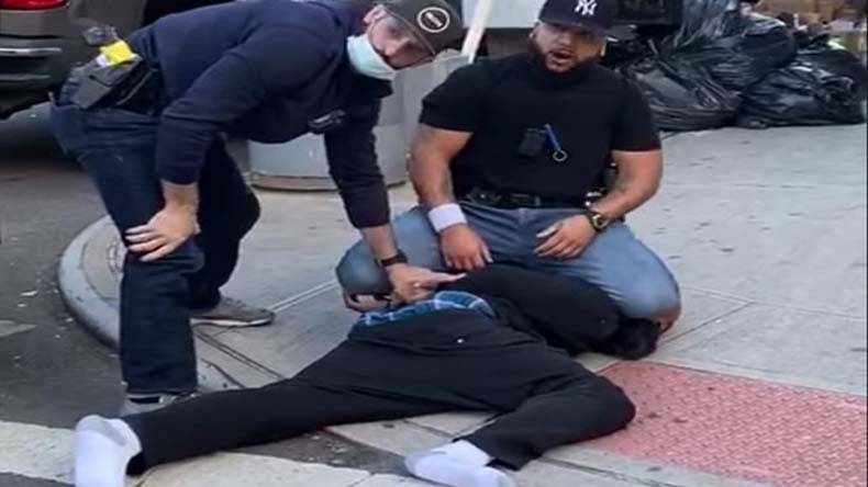  امریکا: پولیس حراست میں ایک اور  شہری  دم گھٹنے سے مارا گیا
