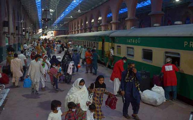 ریلوے سے گھوسٹ ملازمین فارغ کرنے کا فیصلہ