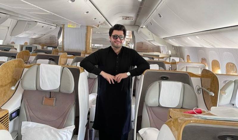  پشاور زلمی کے چیئرمین کا 360 مسافروں والے طیارے میں اکیلے سفر