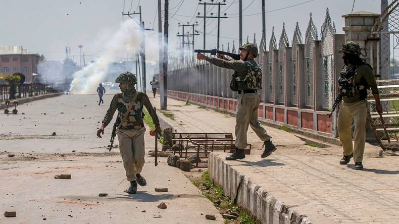 مقبوضہ کشمیر: بھارتی فوج نے نام نہاد آپریشن کی آڑ میں 2 نوجوانوں کو  شہید کر دیا