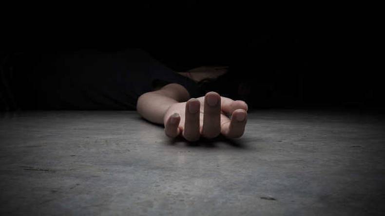 لڑکی کیوں پیدا نہیں کی۔۔ بیوی سے جھگڑ کر شرابی نے معصوم بیٹا مار دیا