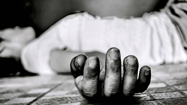 مقبوضہ کشمیر:والد کو علیحدگی پسند قرار دیکر  تنخواہ روک لی،بیٹے نے حالات سے تنگ آ کر خودکشی کرلی