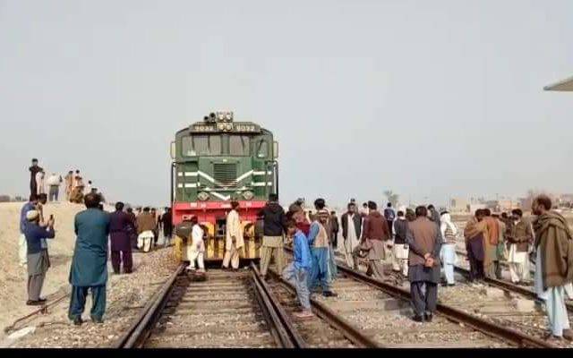  ایک اور حادثہ ہوتے ہوتے رہ گیا۔۔۔خیبر میل کی بوگی ٹریک سے اتر گئی