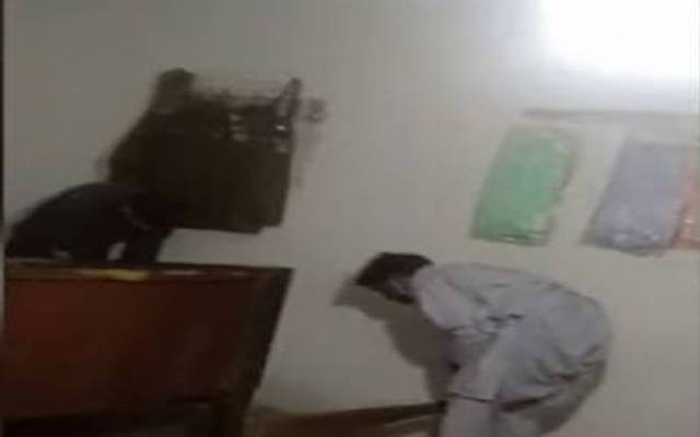 بیٹی سے زیادتی کا مقدمہ درج کروانے آئے باپ سے تفتیشی افسر کیاکام کرواتا رہا ؟