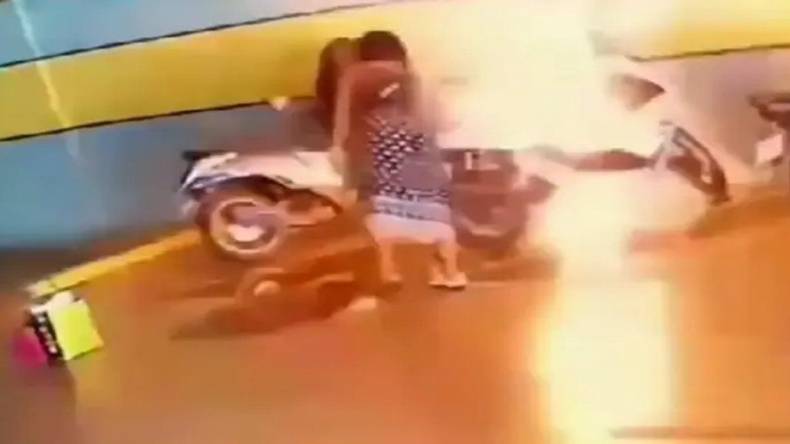 ’پیار میں کبھی کبھی ایسا بھی ہوتا ہے‘۔۔قطع تعلقی پر لڑکی کا انوکھا بدلہ ، ویڈیو وائرل