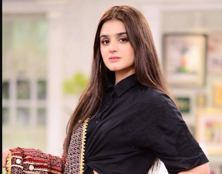 حرا کا مانی کو کا میڈین کہنے والی دوست کو زناٹے دا ر تھپڑ