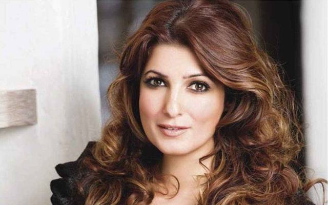 بالی ووڈ اداکارہ ٹوئنکل کھنہ ان دنوں کیا کر رہی ہیں؟ ویڈیو سوشل میڈیا پر ڈال دی