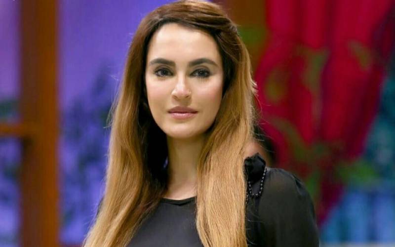 نادیہ حسین کا نوکرانی کو ڈانٹنے کی ویڈیو وائرل ہونے پر موقف سامنے آگیا 