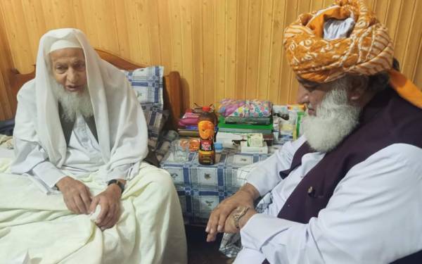 پا کستان معروف عالم دین سے محرو م ہو گیا