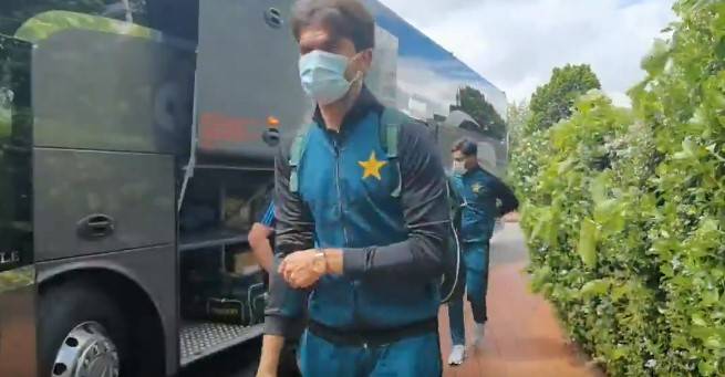  پہلا ون ڈےانگلینڈ کیخلاف کھیلنے کیلئے پاکستانی ٹیم کارڈف پہنچ گئی