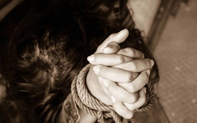 ظلم کی انتہا!!!سوتیلی ماں نے گیارہ سالہ بچی کو اغوا کرا دیا