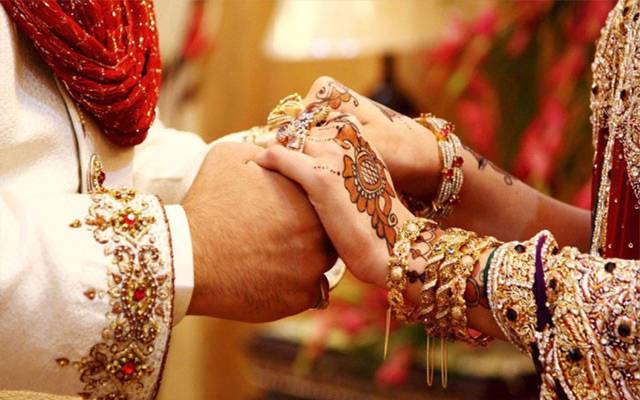 شادی کے روز دلہا زخمی ۔۔ دلہن نکاح کے لئے ہسپتال پہنچ گئی ۔۔ تصاویر وائرل