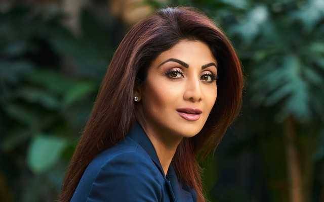 شوہر کی گرفتاری پر شلپا شیٹھی بھی میدان میں آگئیں،سوشل میڈیا پر اپنا پہلا ردعمل دیدیا