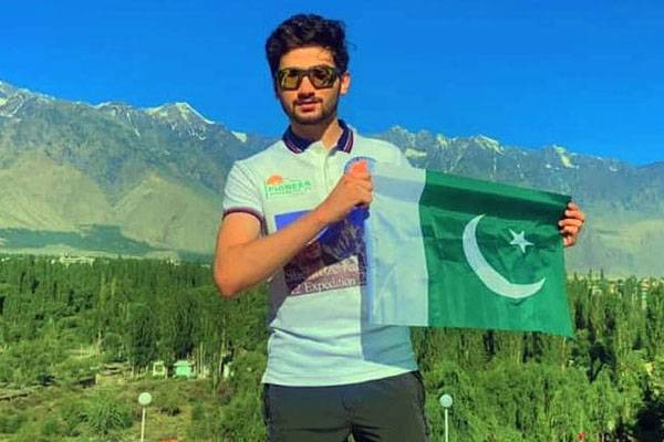  19سالہ شہرروز نے دوسری بلند ترین چوٹی سر کر کے ورلڈ ریکارڈ بنا لیا