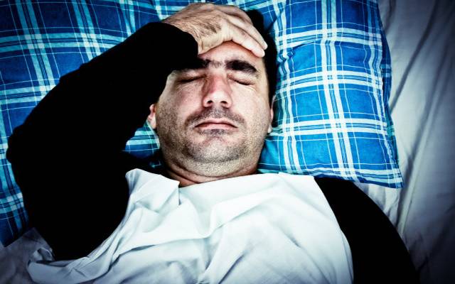 اگر آپ کو اچھی نیند نہیں آتی تو سونے سے قبل یہ کام کرنا بند کردیں