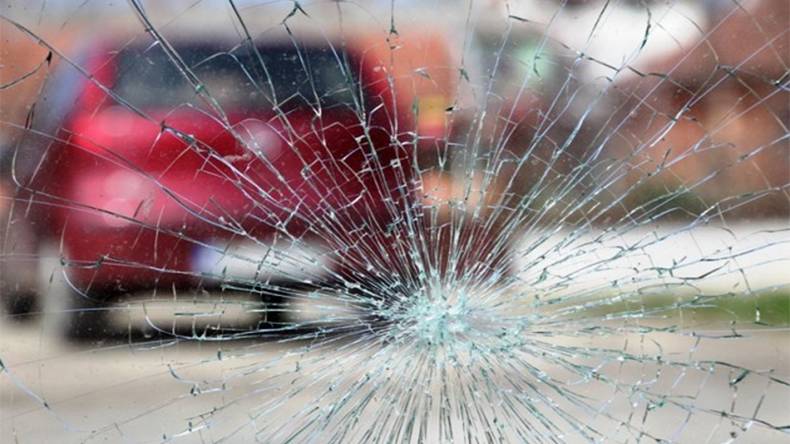 لاہور:تیز رفتار ٹرالر کی سینئیر صحافی سلیم بخاری کی گاڑی کو ٹکر،ڈرائیور فرار 