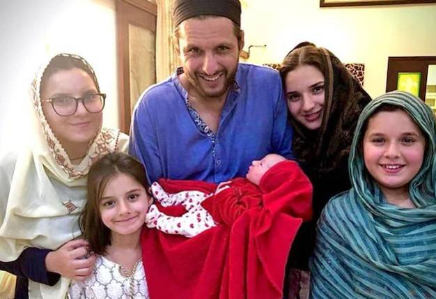  بیٹیو ں کے نا م اے سے شرو ع۔۔اے پر ختم۔۔شا ہد آفریدی نے بھید کھول دیا