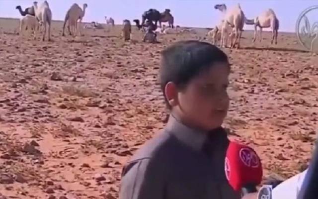 سعودی بچے نے روایتی عرب میزبانی کی یاد تازہ کردی،ویڈیووائرل
