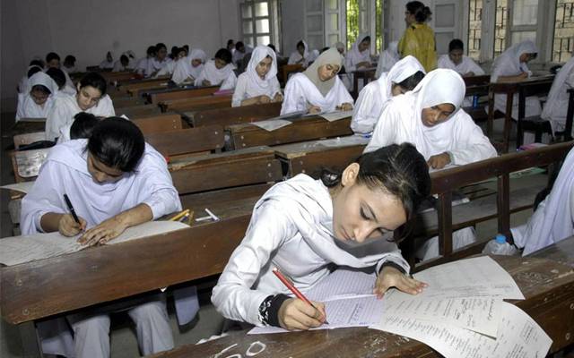 کراچی میں فرسٹ ایئر کے امتحانات شروع