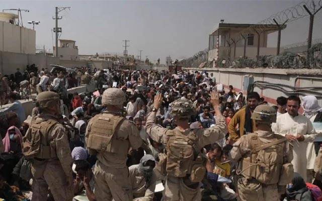 کابل ائیرپورٹ پر فائرنگ ۔۔ افغان فوجی اہلکار ہلاک۔3 زخمی