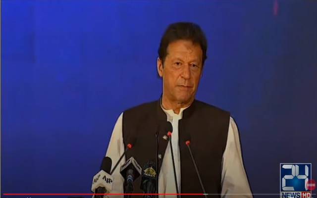 اپوزیشن منتخب حکومت گرانے کیلئے فوج کے پیچھے پڑی ہے: وزیراعظم