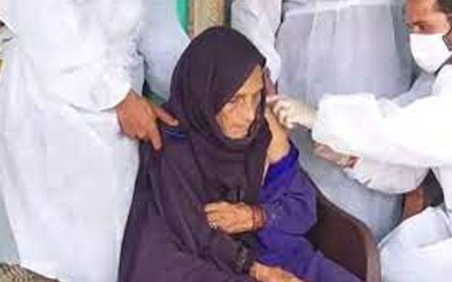 120 سالہ خاتون نے کورونا ویکسین کی دوسری خوراک لگوا لی
