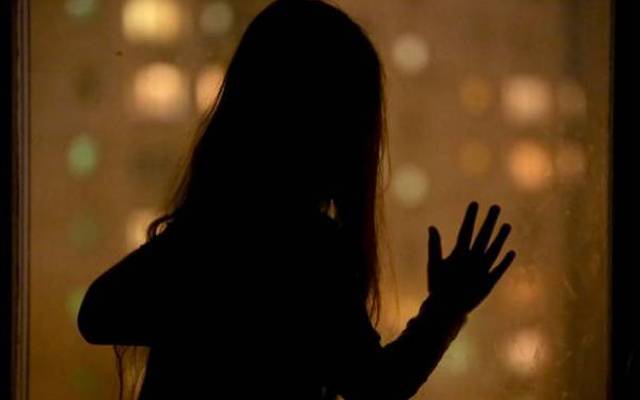 کراچی: لڑکے نے 13 سالہ بچی کو بلا کر مبینہ زیادتی کا نشانہ بنا ڈالا