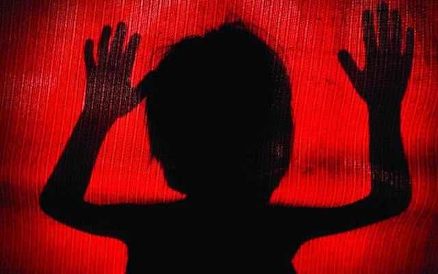 سکول میں 4 سالہ بچے  کو زیادتی کا نشانہ بنا دیا گیا